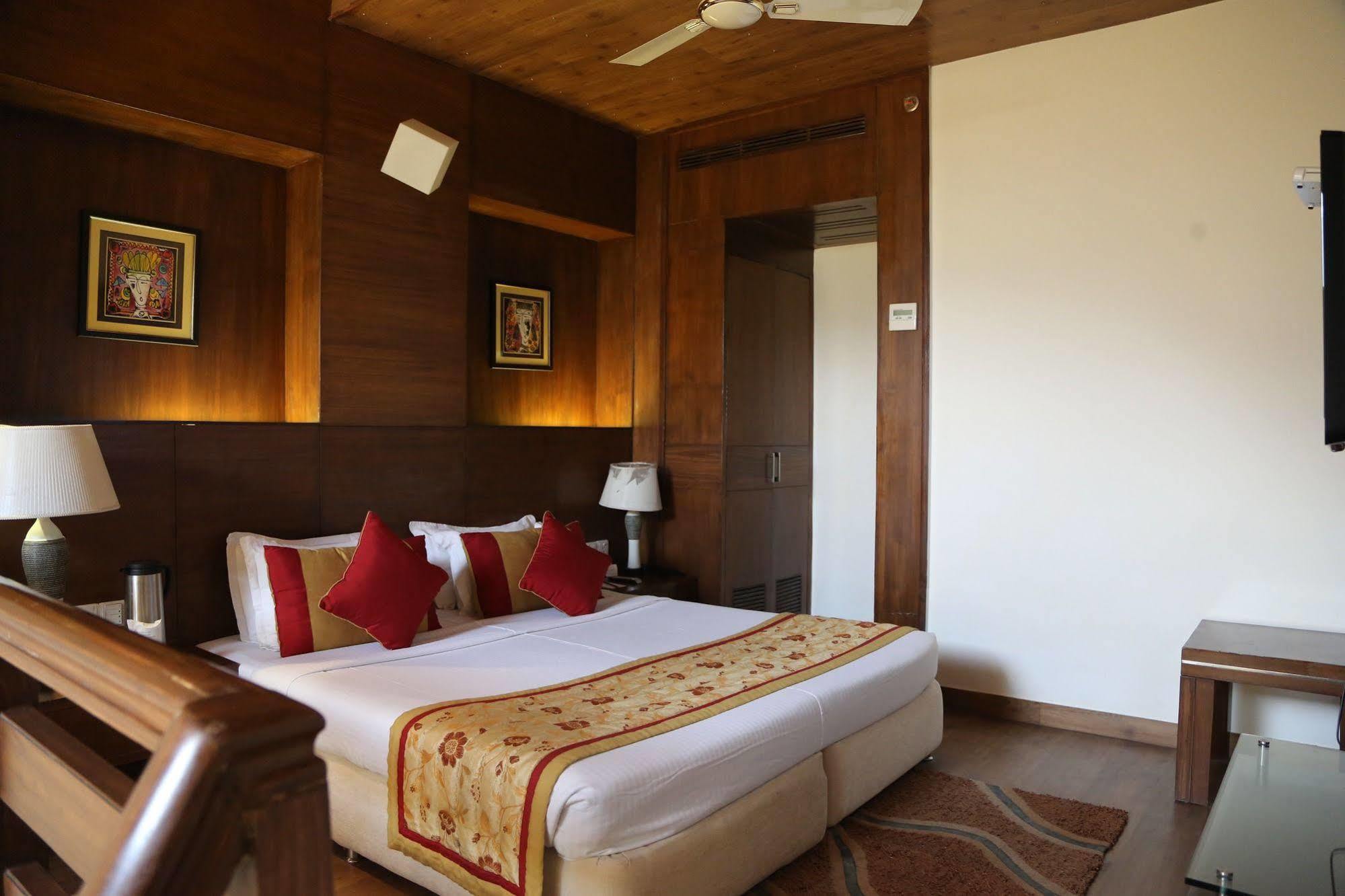 Baba Resorts Dharampur Dharampur  Zewnętrze zdjęcie